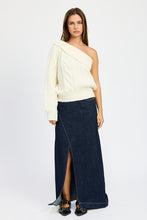 Load image into Gallery viewer, OVERSIZED ONE SHOULDER SWEATER