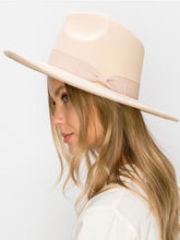Load image into Gallery viewer, Wide brim panama hat in vegan felt