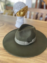 Load image into Gallery viewer, Wide brim panama hat in vegan felt
