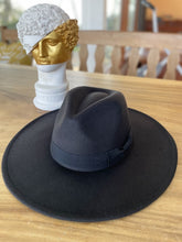 Load image into Gallery viewer, Wide brim panama hat in vegan felt